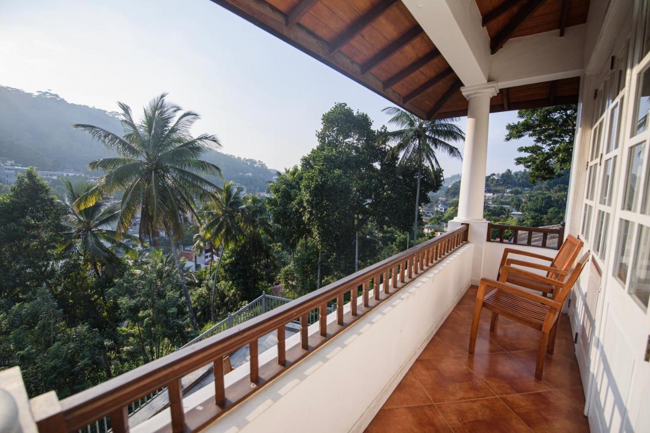 Bed and Breakfast Kingsman House Kandy Exterior foto