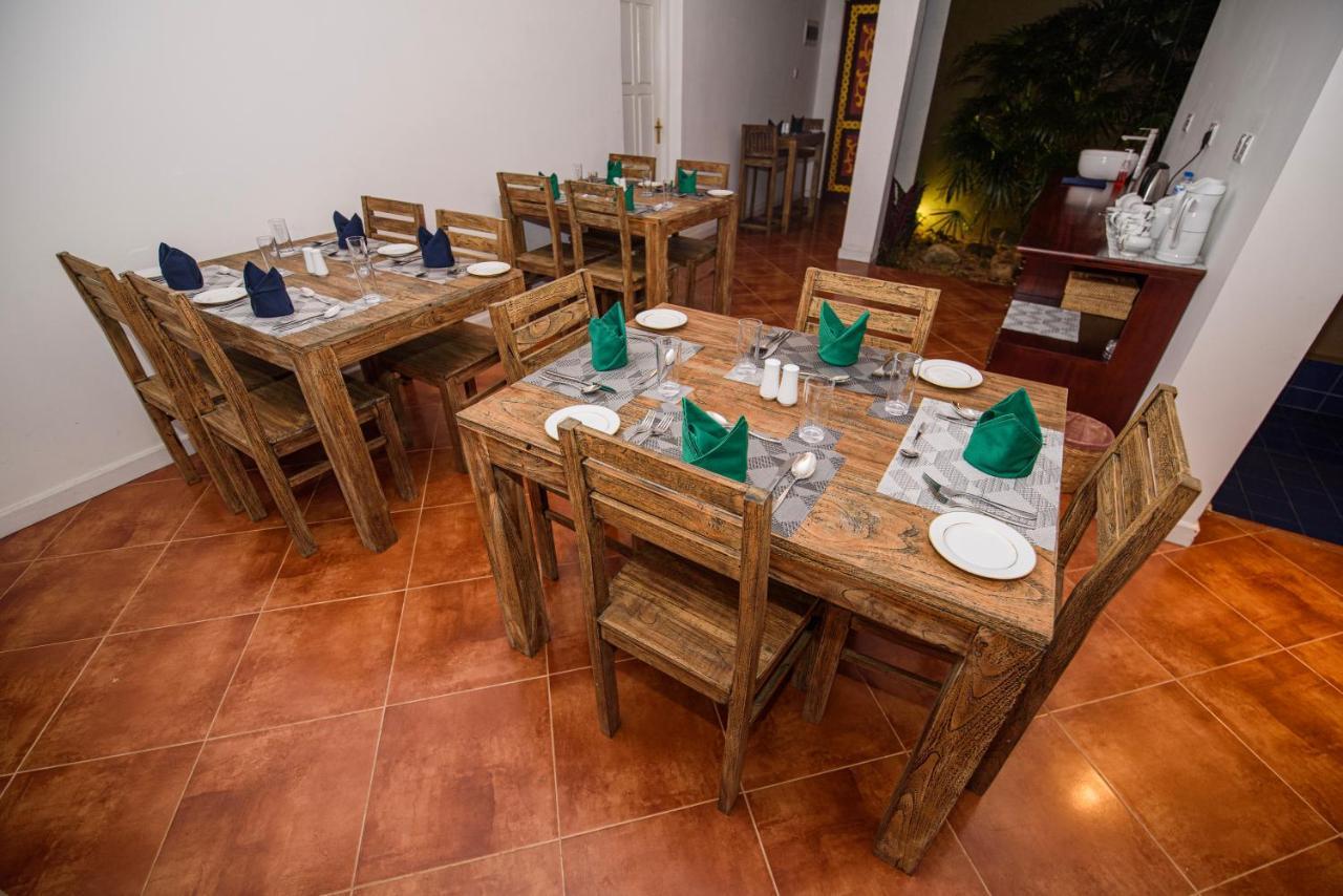 Bed and Breakfast Kingsman House Kandy Exterior foto